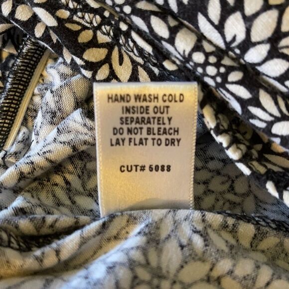 Candy Apple Black White Floral Apron Dress S - Picture 14 of 16